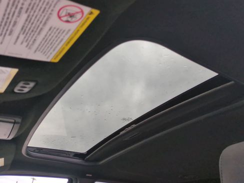 Used 2017 Ford Expedition XLT image 19