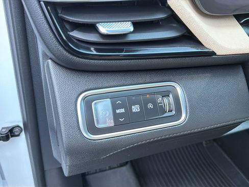 Used 2025 Buick Enclave Preferred w/ Power Package FWD image 25