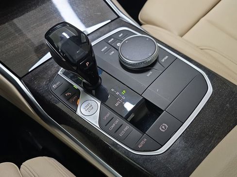 Used 2020 BMW 330i Sedan w/ Convenience Package image 23