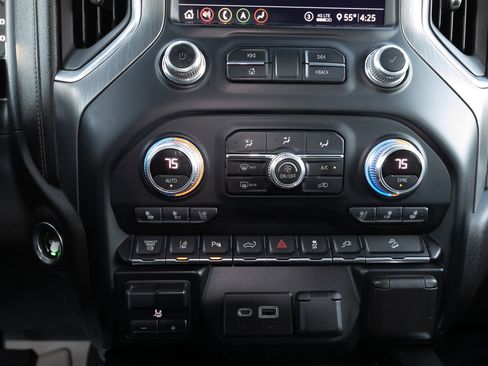 Used 2020 GMC Sierra 2500 Denali w/ Denali Ultimate Package AWD/4WD image 23