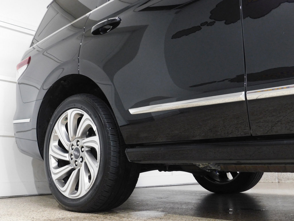 Used 2024 Lincoln Navigator Reserve w/ Equipment Group 201A AWD/4WD image 9