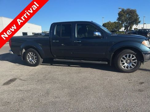 Used 2013 Nissan Frontier SL w/ Moonroof Pkg image 7