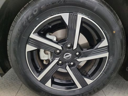 Used 2025 Nissan Sentra SV FWD image 31