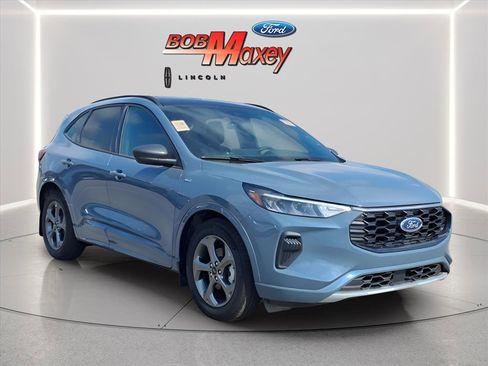 Used 2023 Ford Escape ST-Line w/ Tech Pack #1 image 3