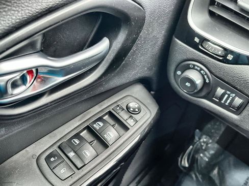 Used 2023 Jeep Cherokee Altitude Lux image 25