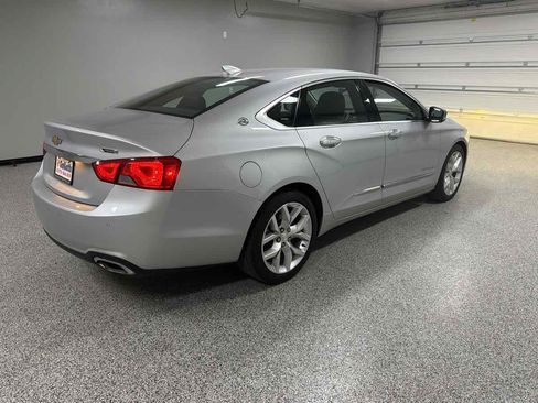 Used 2018 Chevrolet Impala Premier FWD image 3
