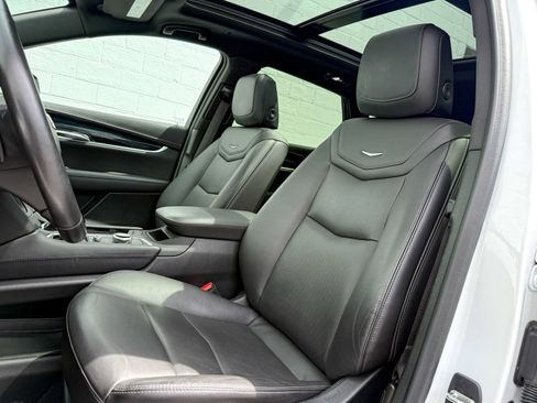 Certified 2023 Cadillac XT5 Premium Luxury AWD/4WD image 15