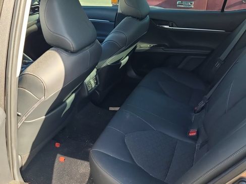 Used 2021 Toyota Camry XSE FWD image 4