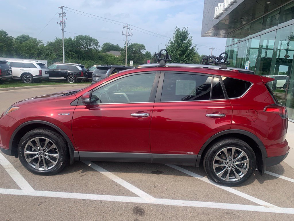 Used 2018 Toyota RAV4 Limited w/ Advanced Technology Package AWD/4WD image 2
