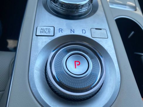 Certified 2022 Genesis GV70 2.5T AWD/4WD image 35