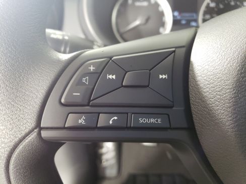 New 2025 Nissan Kicks Play S image 18