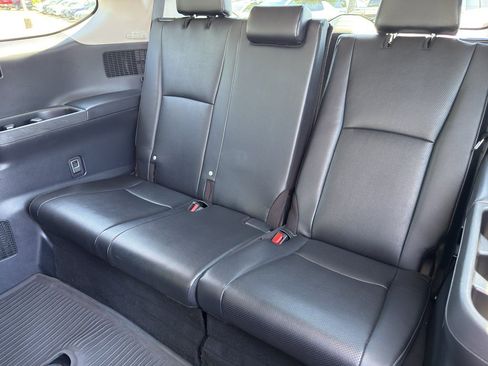 Used 2025 Toyota Grand Highlander AWD Hybrid image 25