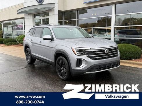 New 2026 Volkswagen Atlas SE image 1