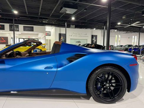 Used 2018 Ferrari 488 Spider image 45