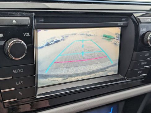 Used 2015 Toyota Corolla L image 17