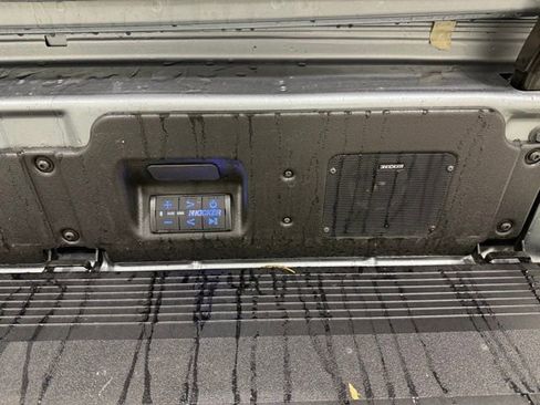 Used 2023 GMC Sierra 1500 AT4X image 9