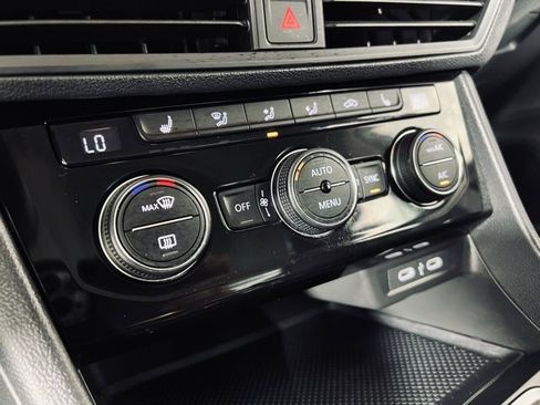 Used 2024 Volkswagen Jetta SE image 25