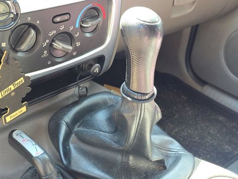 Used 2003 Jeep Liberty Renegade AWD/4WD image 13