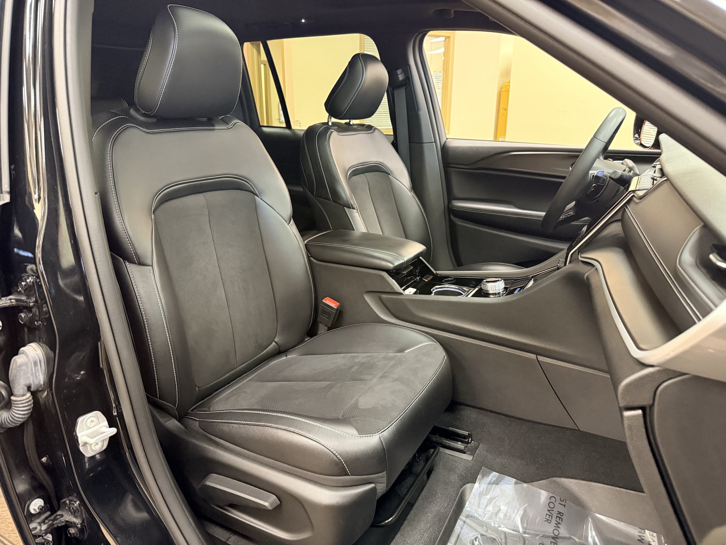 Used 2023 Jeep Grand Cherokee Altitude AWD/4WD image 47