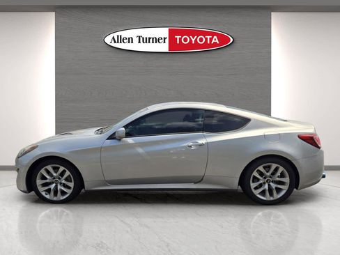 Used 2013 Hyundai Genesis 2.0T RWD image 10