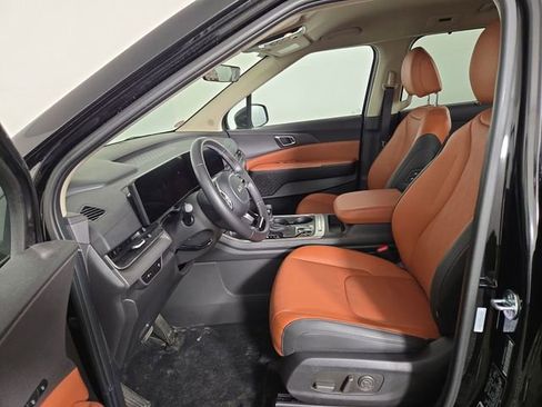 Certified 2026 Kia Carnival EX FWD image 11