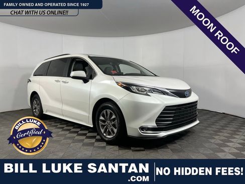 Used 2023 Toyota Sienna XLE image 1