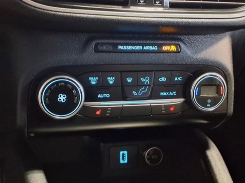 Used 2020 Ford Escape SE image 20