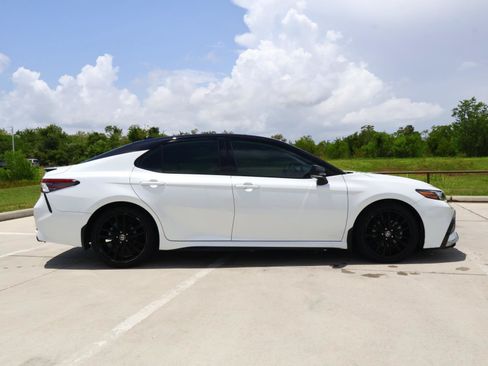 Used 2023 Toyota Camry XSE w/ Navigation Package FWD image 5