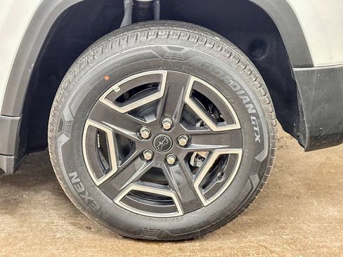 New 2026 Jeep Cherokee Limited AWD/4WD image 44