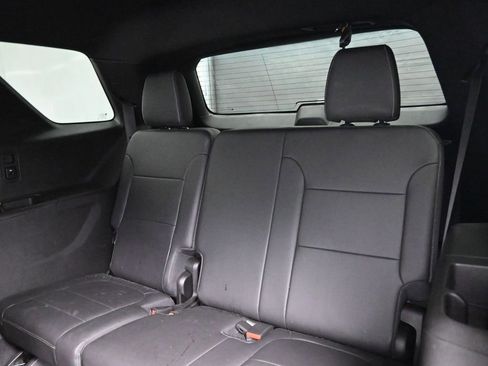 Used 2023 Chevrolet Traverse LT image 30