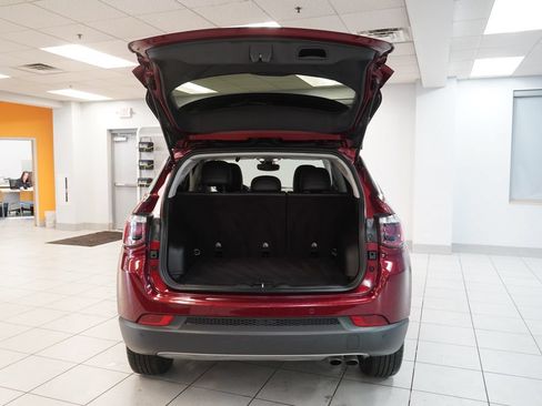 Used 2021 Jeep Compass Limited AWD/4WD image 9