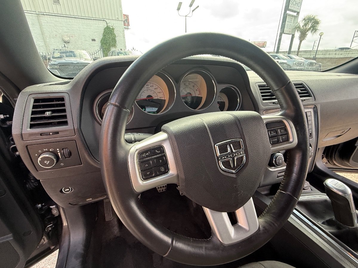Used 2014 Dodge Challenger R/T RWD image 18