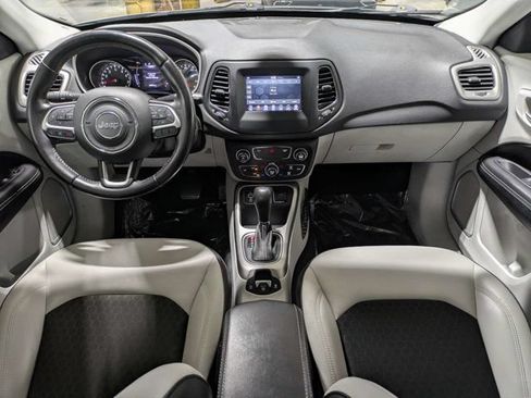 Used 2020 Jeep Compass Latitude FWD image 15