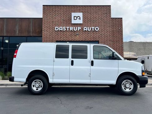 Used 2023 Chevrolet Express 2500 w/ Driver Convenience Package RWD image 7