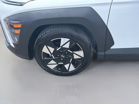 Certified 2025 Hyundai Kona SEL FWD image 31