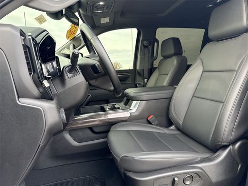 Used 2025 Chevrolet Silverado 2500 LTZ w/ LTZ Convenience Package image 13