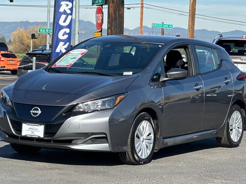 Used 2023 Nissan Leaf S image 8