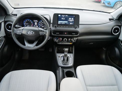 Used 2023 Hyundai Kona SEL image 10