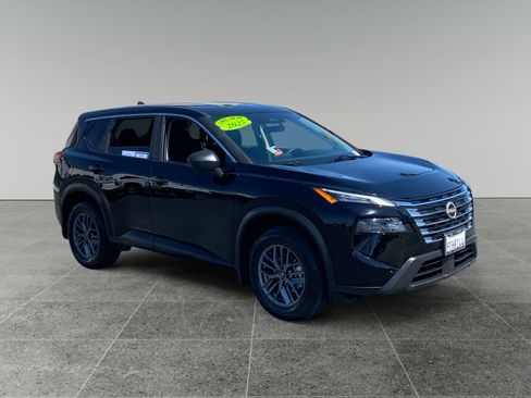 Used 2025 Nissan Rogue S FWD image 7