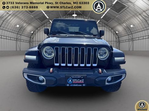 Used 2018 Jeep Wrangler Unlimited Sahara AWD/4WD image 8