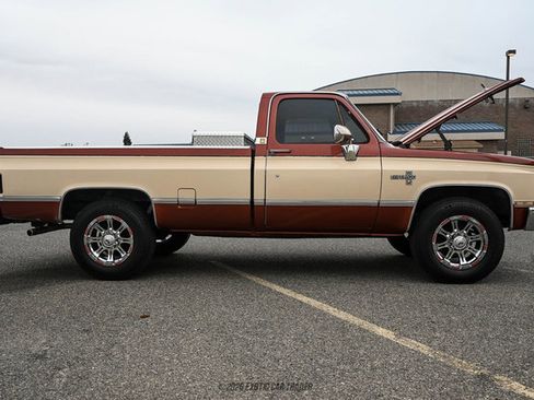 Used 1987 Chevrolet C/K Truck 2500 RWD image 14