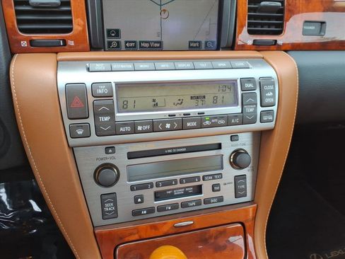 Used 2005 Lexus SC 430 Convertible image 22