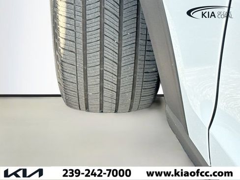 Used 2025 Ford Explorer ST-Line w/ Premium Package RWD image 46