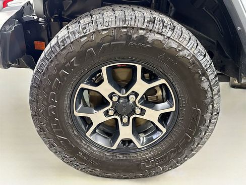 Used 2019 Jeep Wrangler Unlimited Rubicon image 38