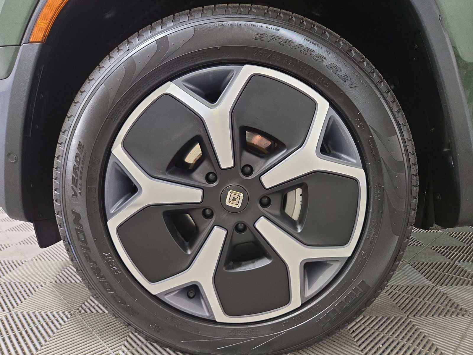Used 2024 Rivian R1T Adventure Dual AWD/4WD image 9