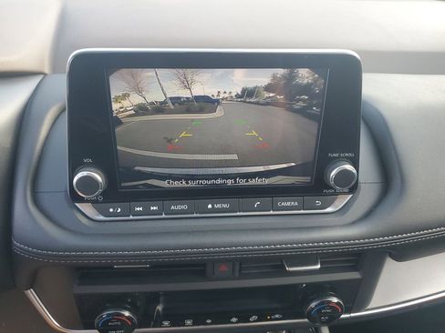 Used 2023 Nissan Rogue SV image 29