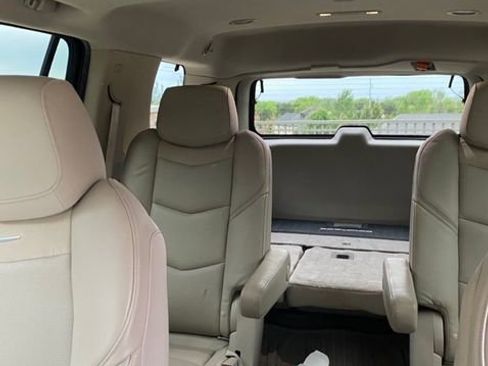 Used 2019 Cadillac Escalade Premium Luxury AWD/4WD image 12