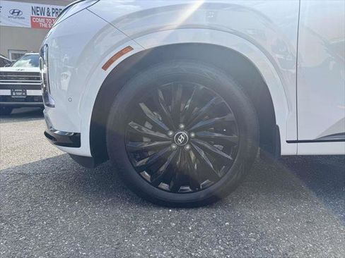 Certified 2025 Hyundai Palisade Calligraphy AWD/4WD image 8