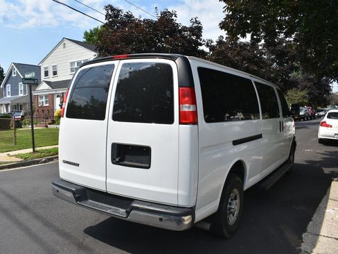 Used 2023 Chevrolet Express 3500 LT w/ LT Preferred Equipment Group RWD image 5