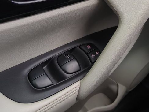 Certified 2021 Nissan Rogue Sport SV FWD image 18